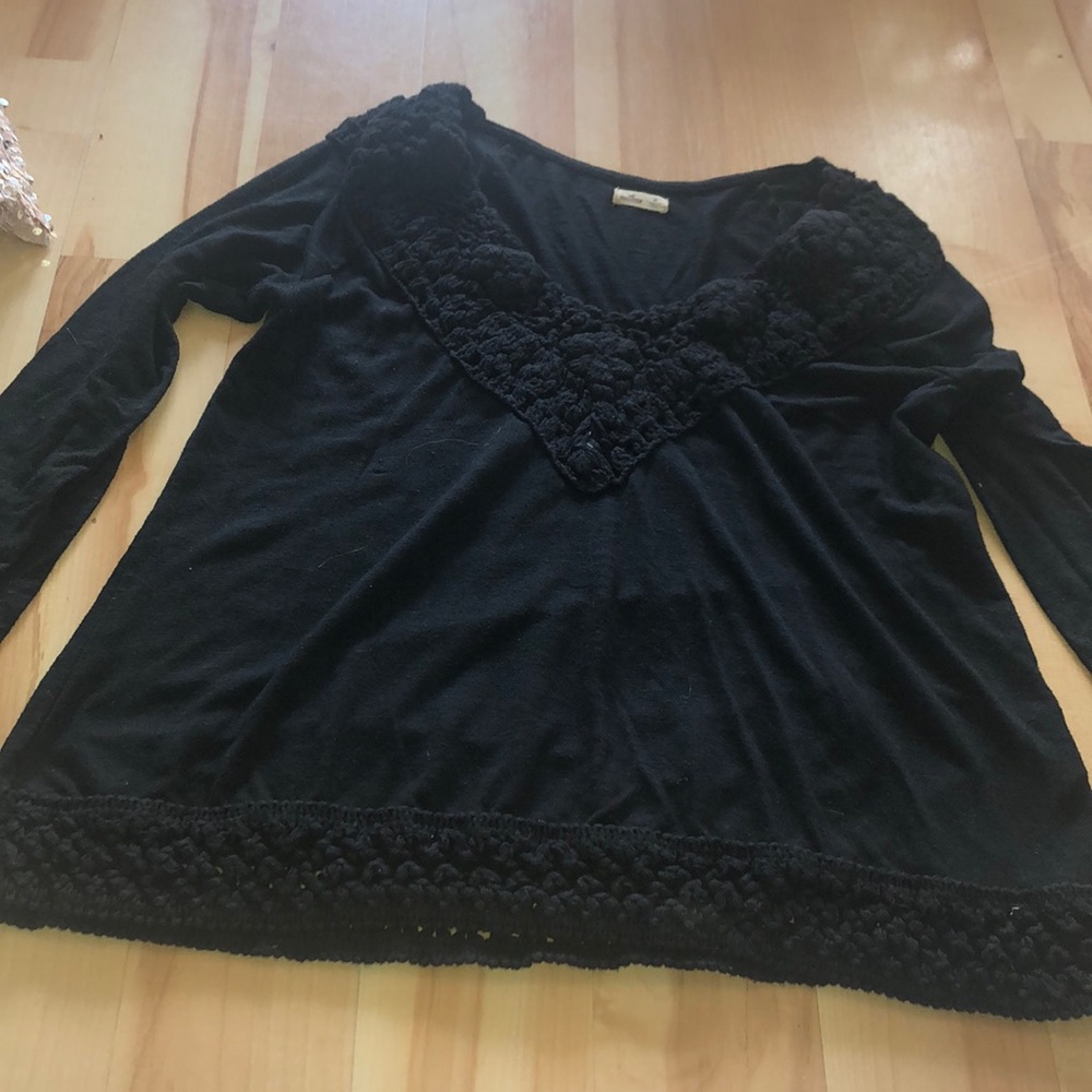 Black shirt